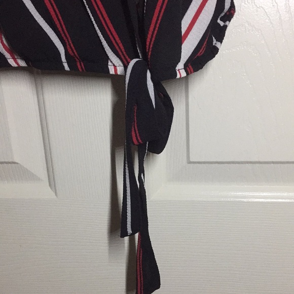 XL Off-Shoulder Red Black And White Striped Blouse - Picture 2 of 6